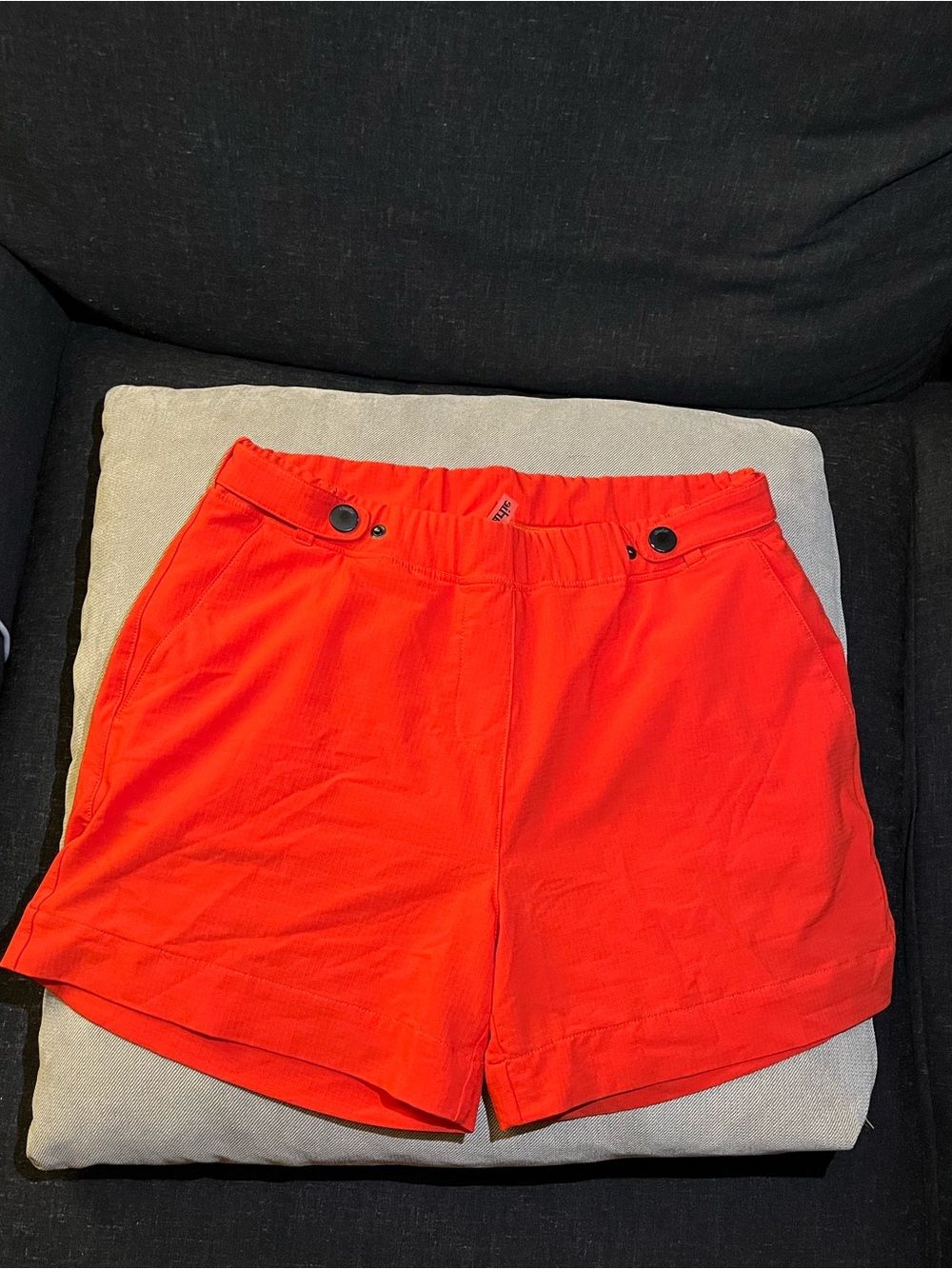 Men’s riptide Bright Red Elastic Waist Shorts. Size small. Charlie by MZ